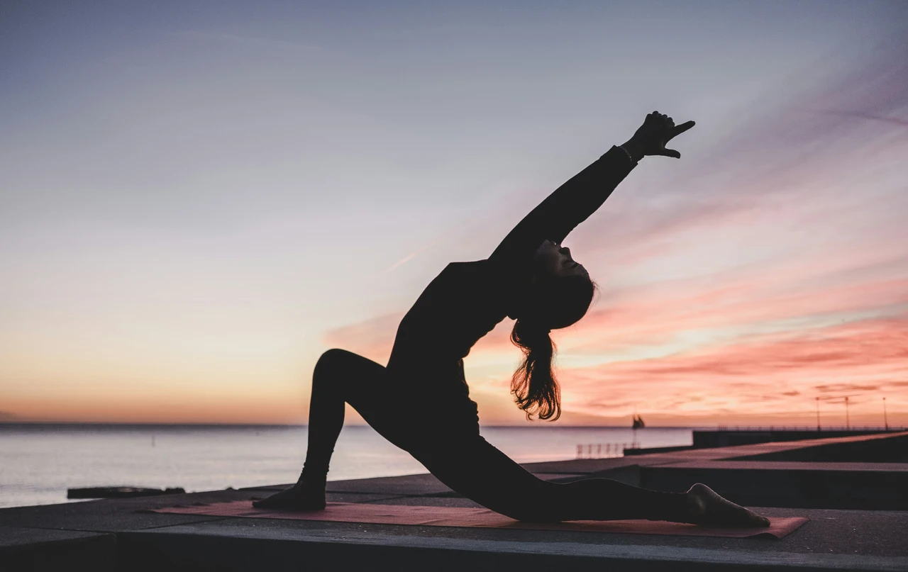 Dolore alle ginocchia? Lo yoga funziona quanto la palestra: ecco la ricerca che cambia tutto! Immagine selezionata