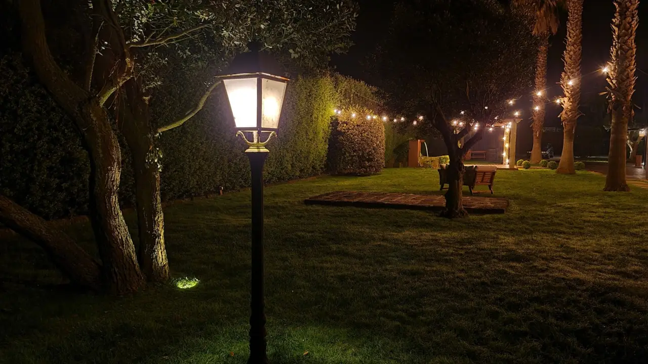 Lampade da giardino a forma di fungo: ecco il nuovo trend che fa impazzire tutti Immagine selezionata