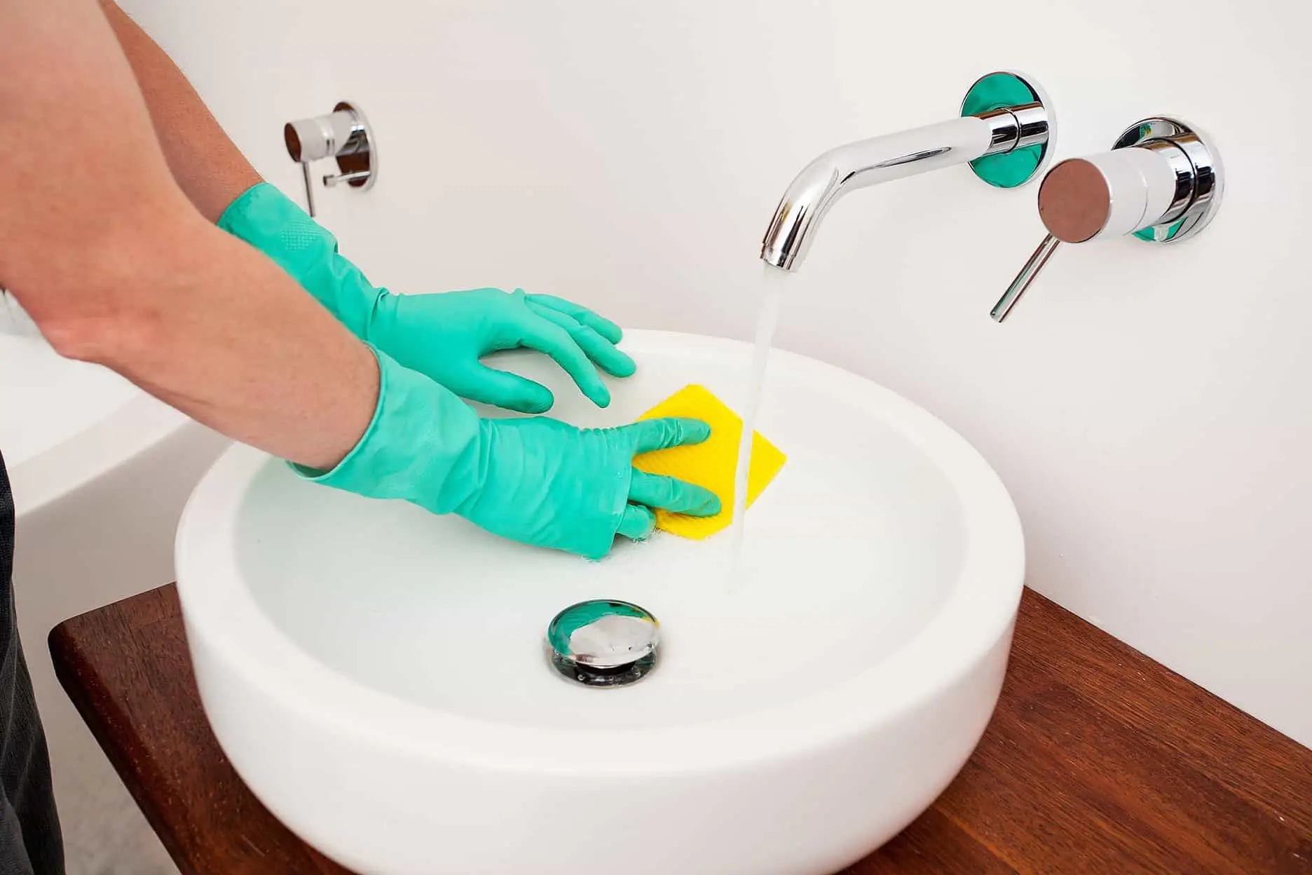 Consigli pratici per prevenire la muffa nel bagno con finestra Immagine selezionata