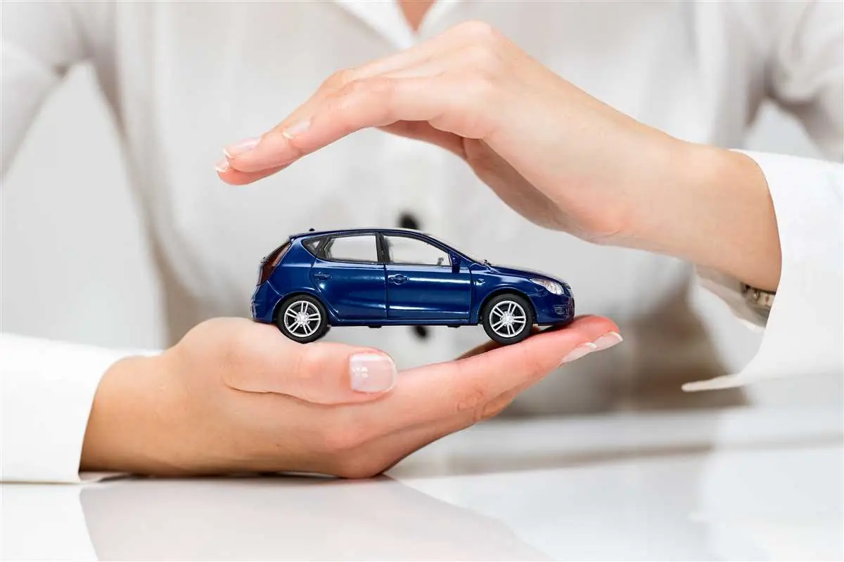Nuove regole in arrivo per gli over 65 obbligatorio un nuovo accessorio in auto Immagine selezionata