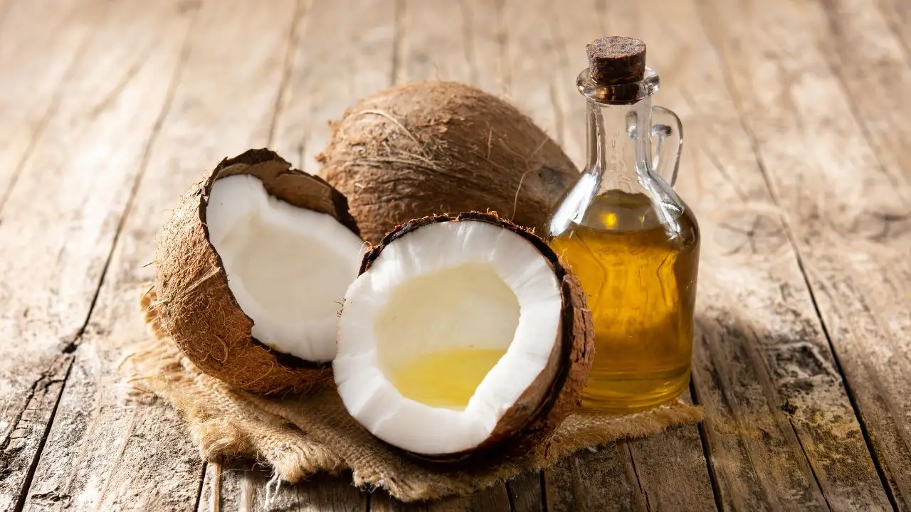 Olio di cocco, i consigli per stimolare il metabolismo Olio di cocco, i consigli per stimolare il metabolismo